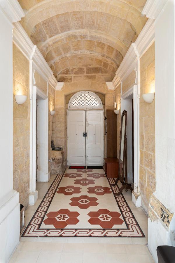 Traditional & Modern Maltese Townhouse - Rooftop Terrace And Sea Views, Close To Birgu Waterfront Cospicua Экстерьер фото